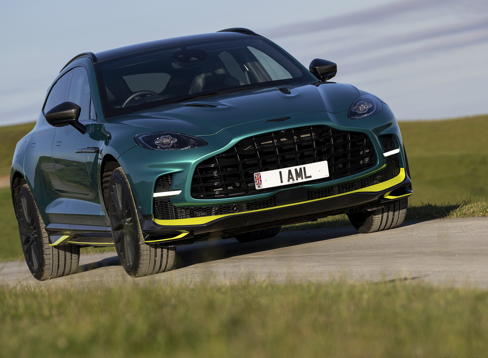 2023 Aston Martin DBX707 Q 2022 F1 Green Front Wallpapers #81 of 146