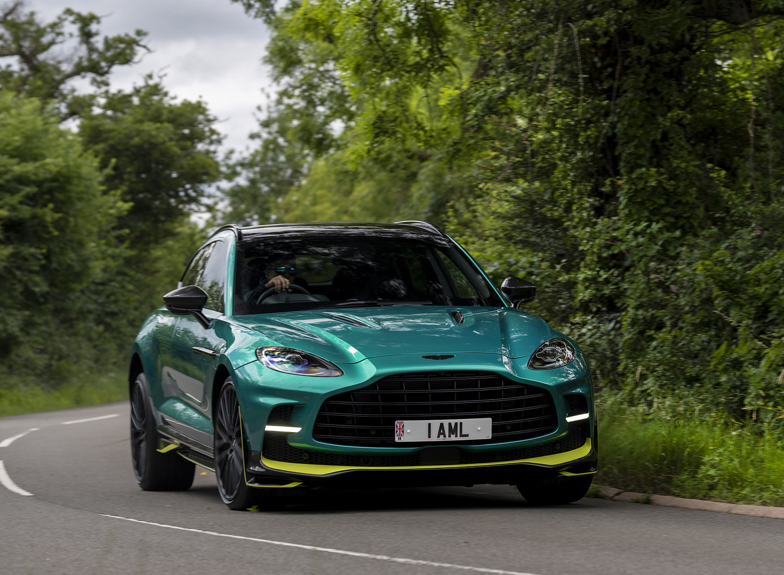 2023 Aston Martin DBX707 Q 2022 F1 Green Front Wallpapers #34 of 146