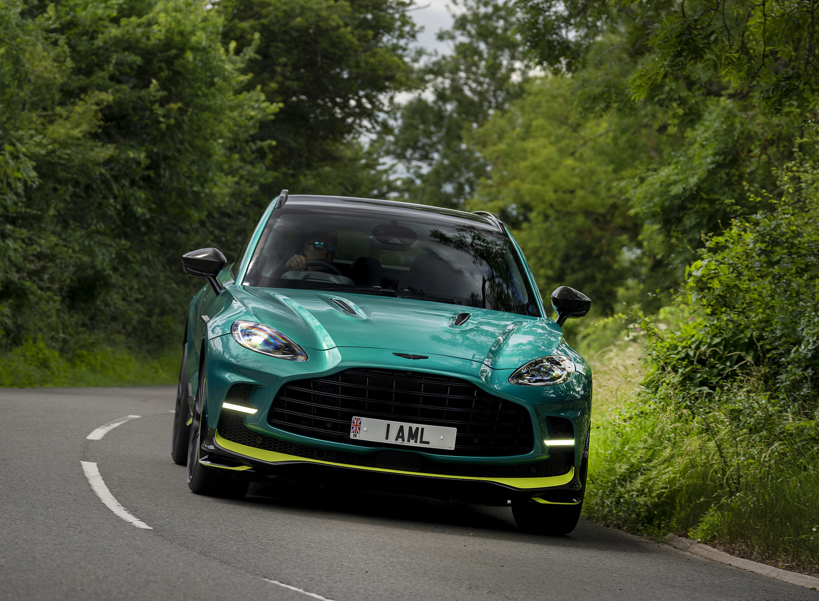 2023 Aston Martin DBX707 Q 2022 F1 Green Front Wallpapers #22 of 146