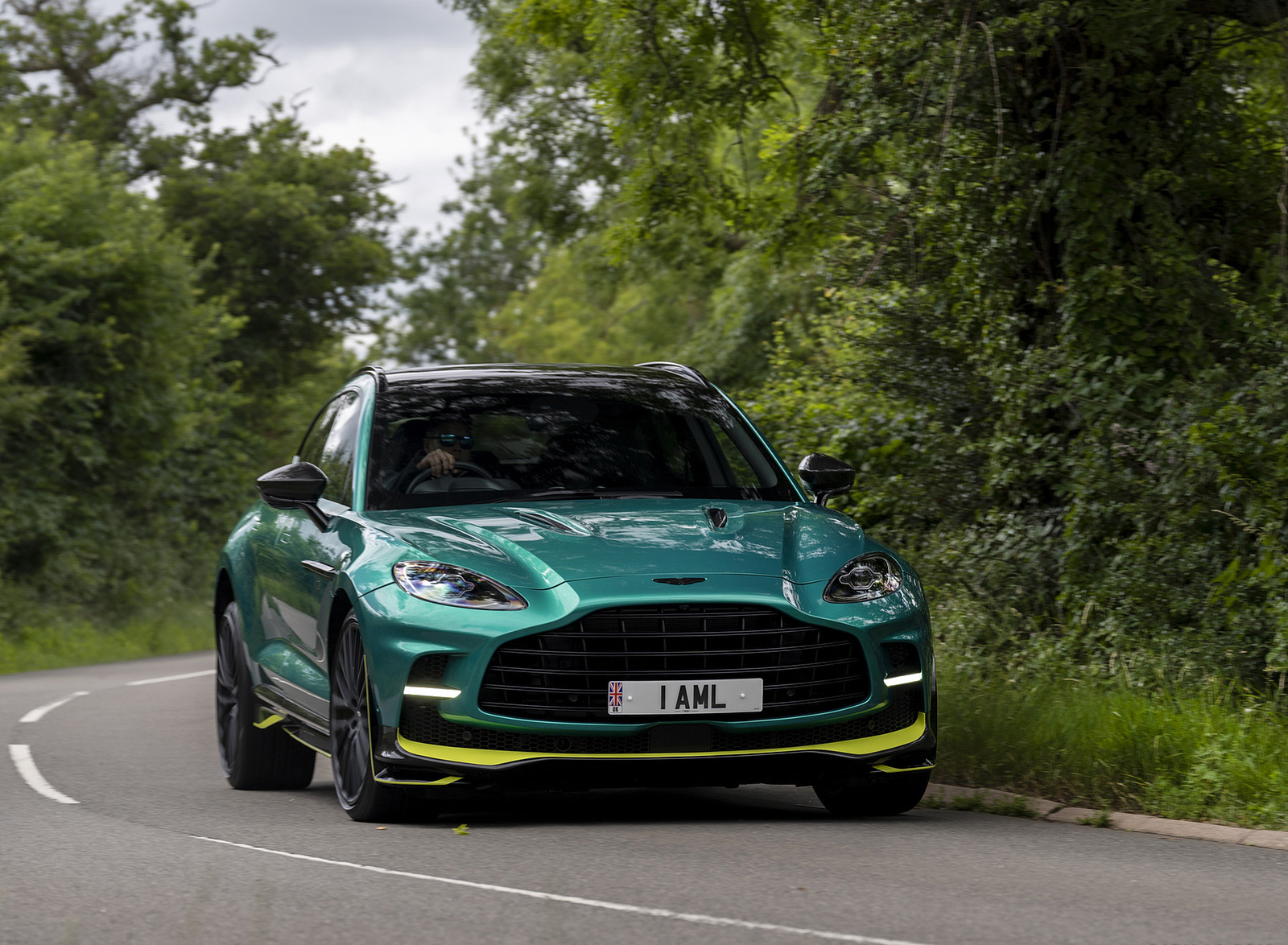 2023 Aston Martin DBX707 Q 2022 F1 Green Front Wallpapers #35 of 146