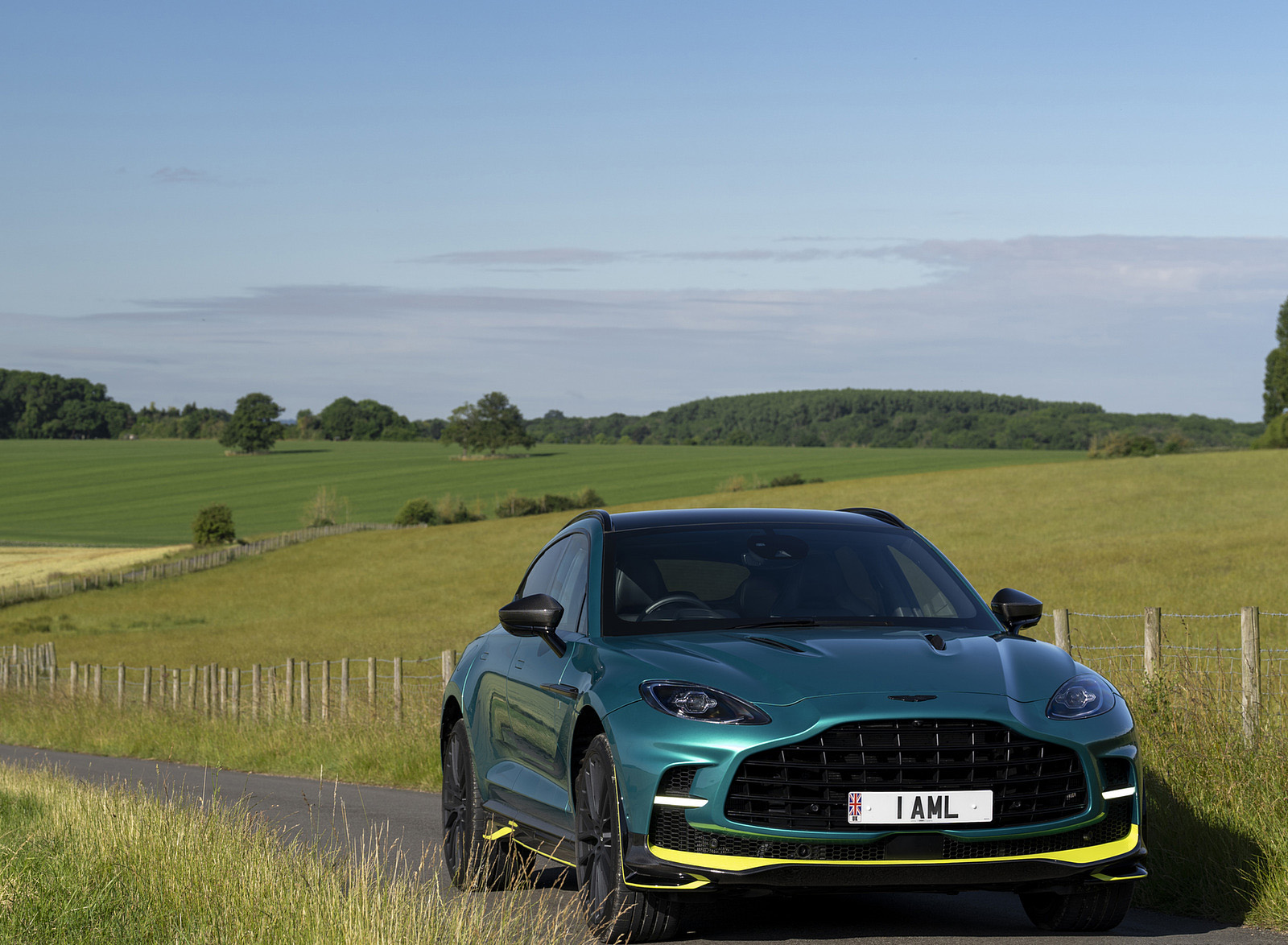 2023 Aston Martin DBX707 Q 2022 F1 Green Front Wallpapers #83 of 146