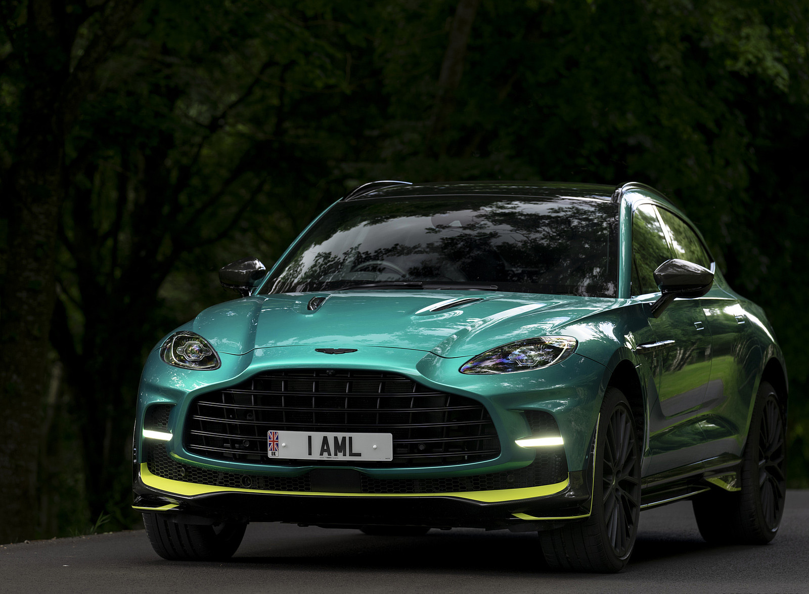 2023 Aston Martin DBX707 Q 2022 F1 Green Front Wallpapers #64 of 146