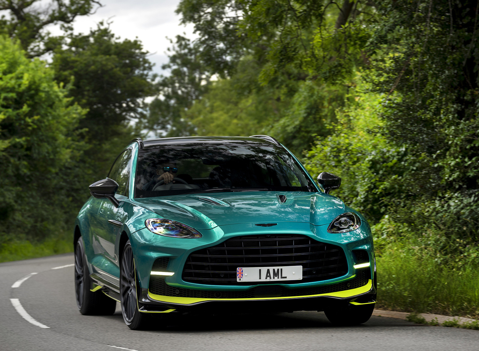 2023 Aston Martin DBX707 Q 2022 F1 Green Front Wallpapers #36 of 146