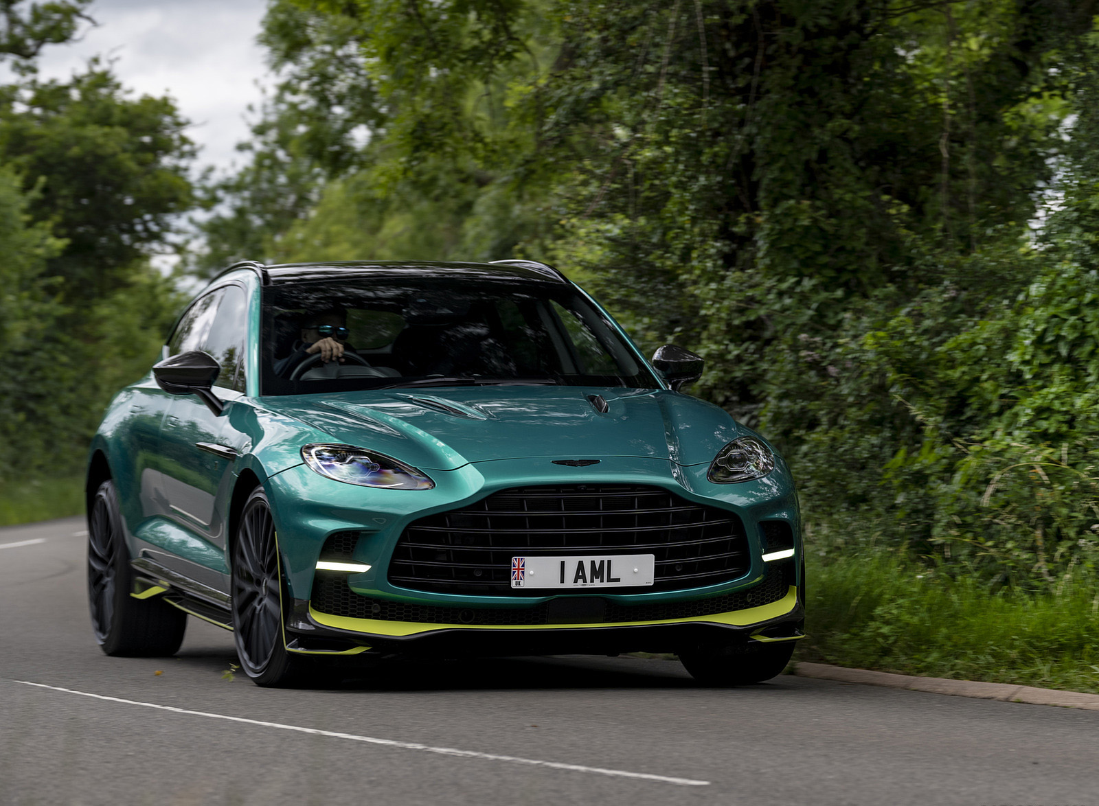 2023 Aston Martin DBX707 Q 2022 F1 Green Front Wallpapers #24 of 146