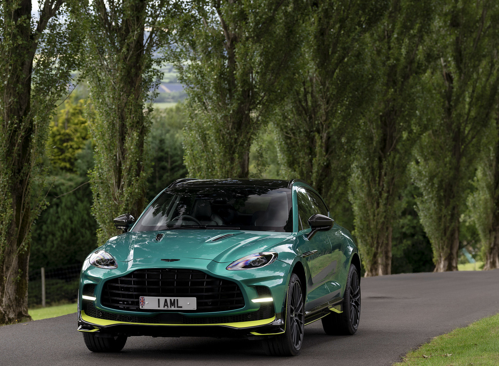 2023 Aston Martin DBX707 Q 2022 F1 Green Front Wallpapers #54 of 146
