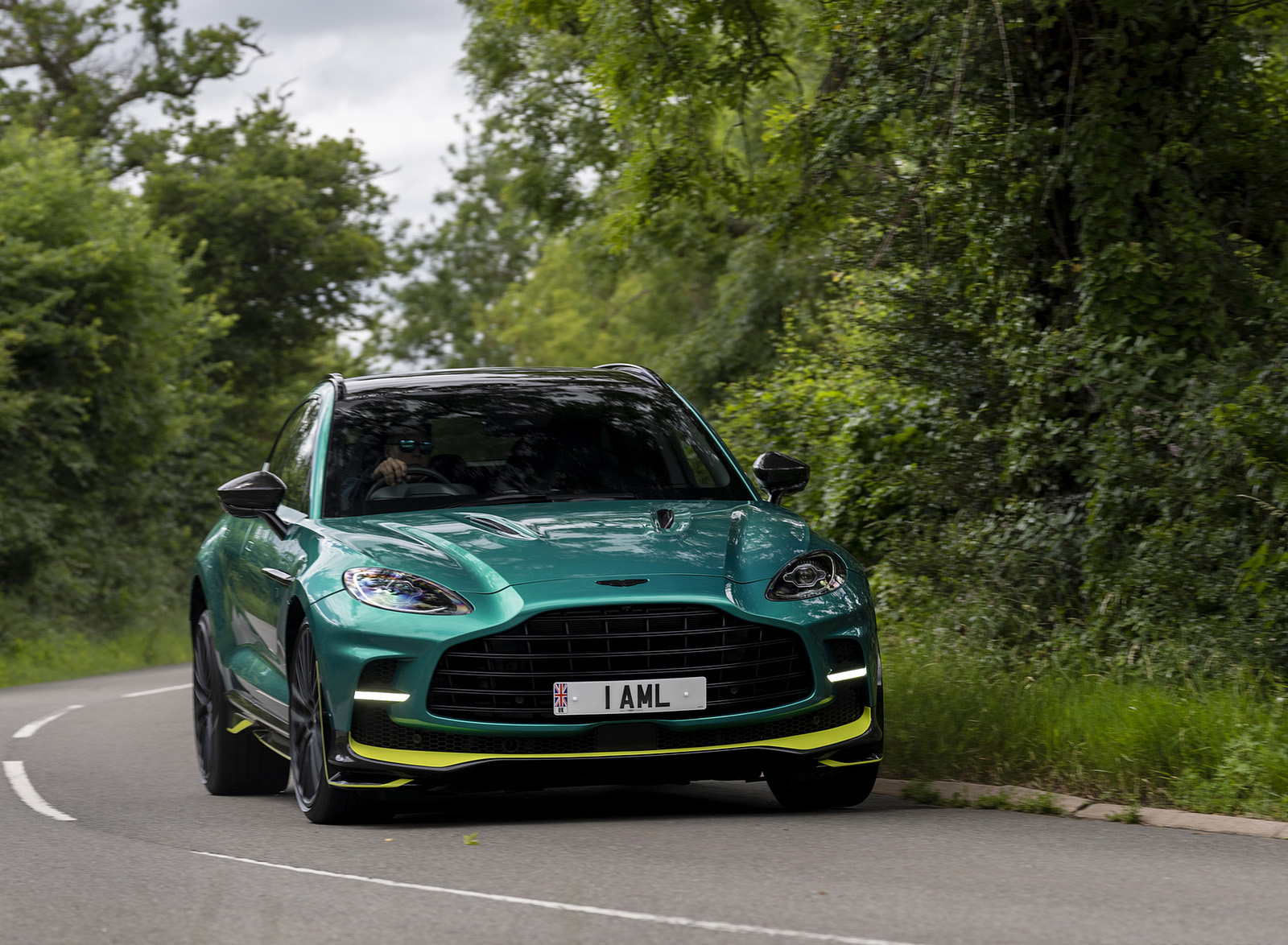 2023 Aston Martin DBX707 Q 2022 F1 Green Front Wallpapers #37 of 146