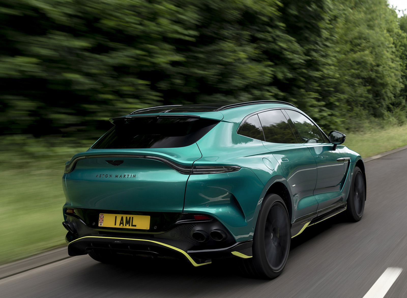2023 Aston Martin DBX707 Q 2022 F1 Green Rear Three-Quarter Wallpapers (9)