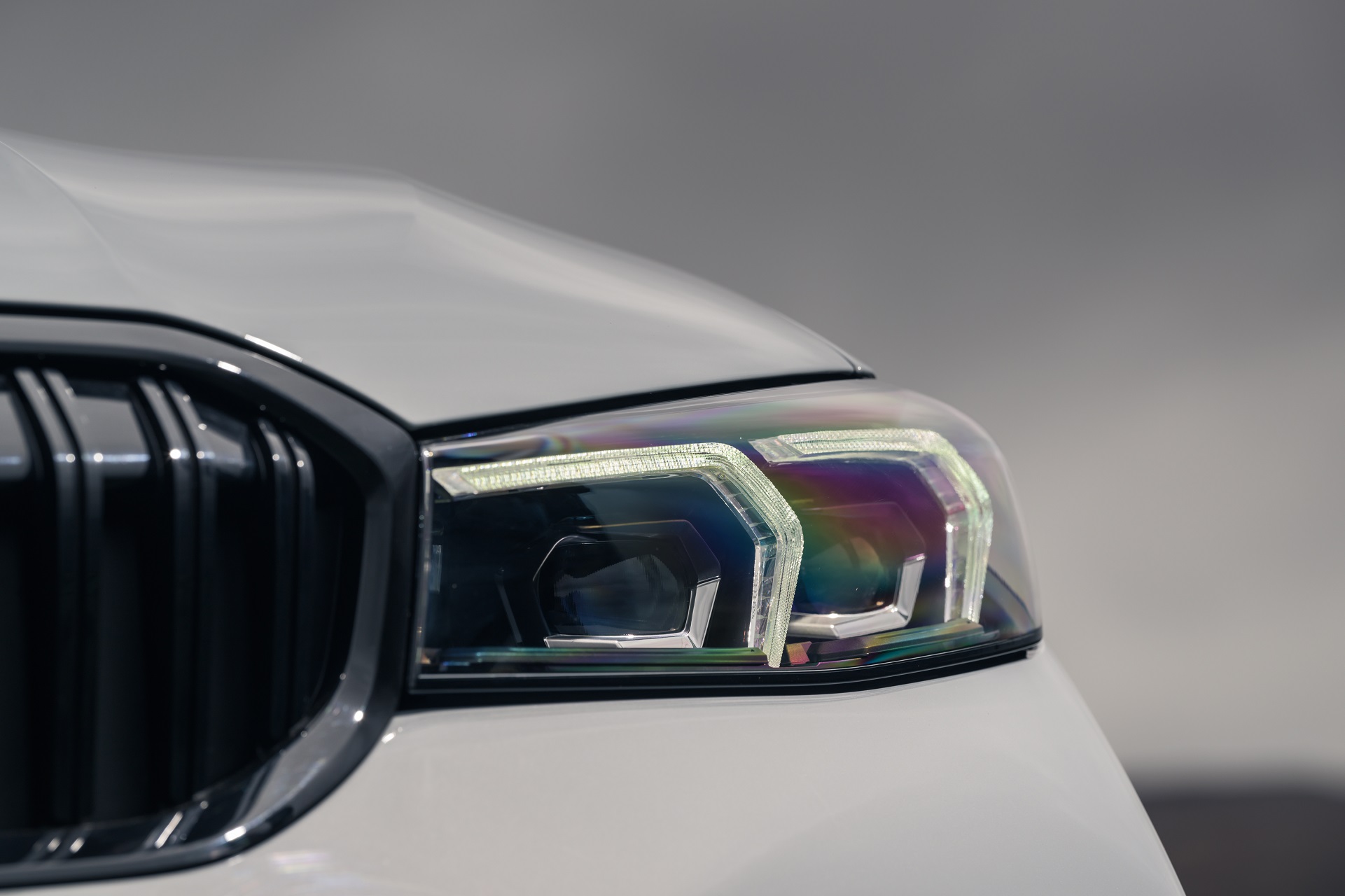 2023 BMW 330e xDrive Touring (UK-Spec) Headlight Wallpapers #18 of 30