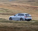 2023 BMW 330e xDrive Touring (UK-Spec) Rear Three-Quarter Wallpapers 150x120 (15)