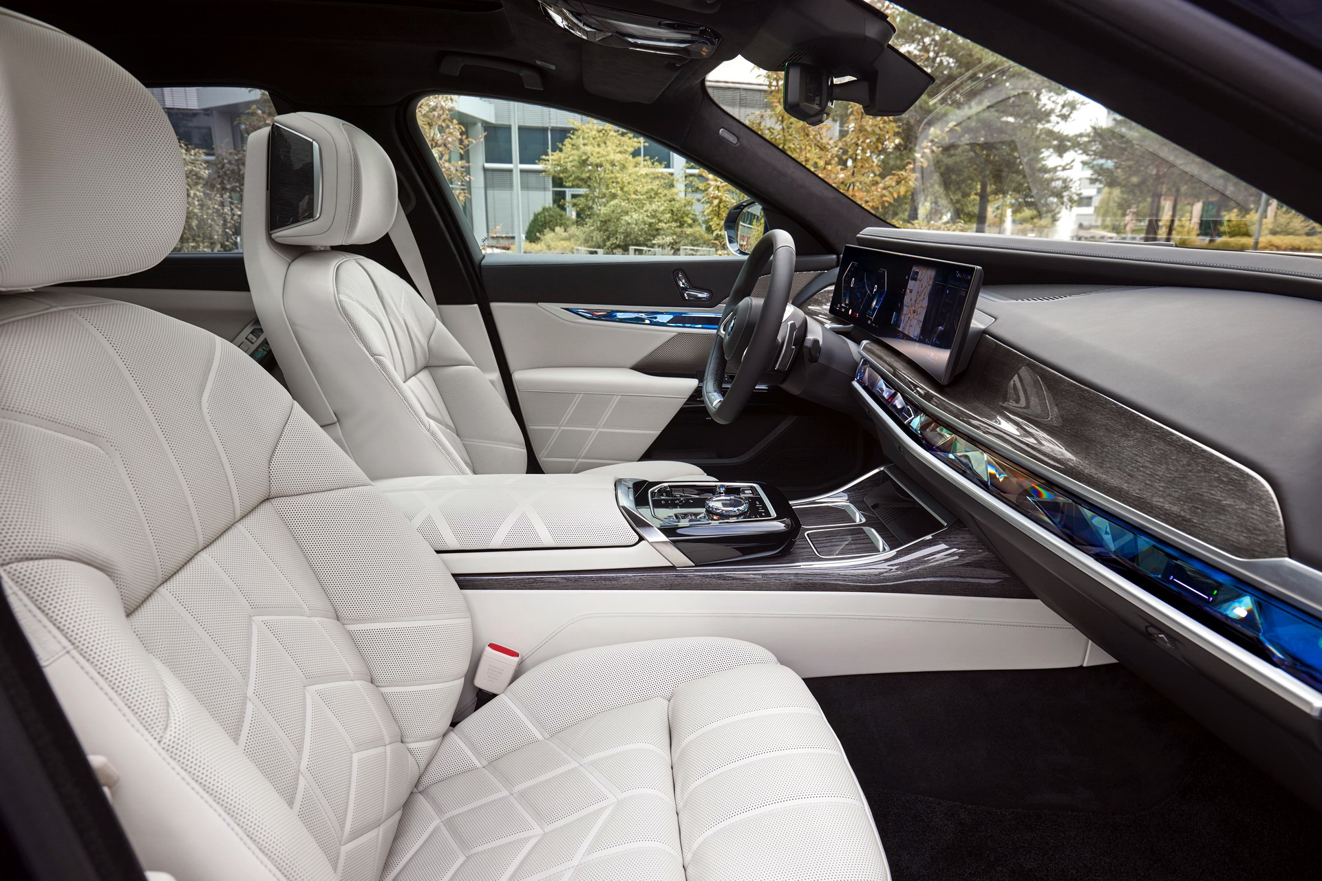 2023 BMW 740d xDrive Interior Front Seats Wallpapers #36 of 57
