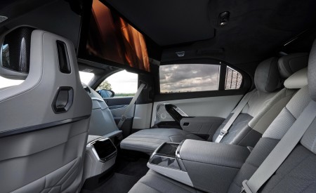 2023 BMW 740d xDrive Interior Rear Seats Wallpapers  450x275 (54)