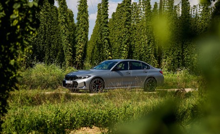 2023 BMW M340i xDrive Front Three-Quarter Wallpapers 450x275 (43)