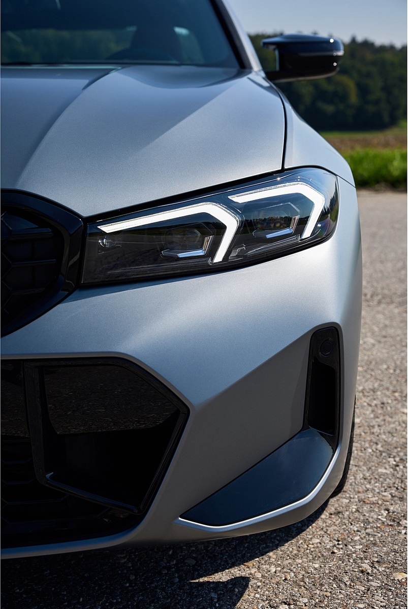 2023 BMW M340i xDrive Headlight Wallpapers #46 of 67