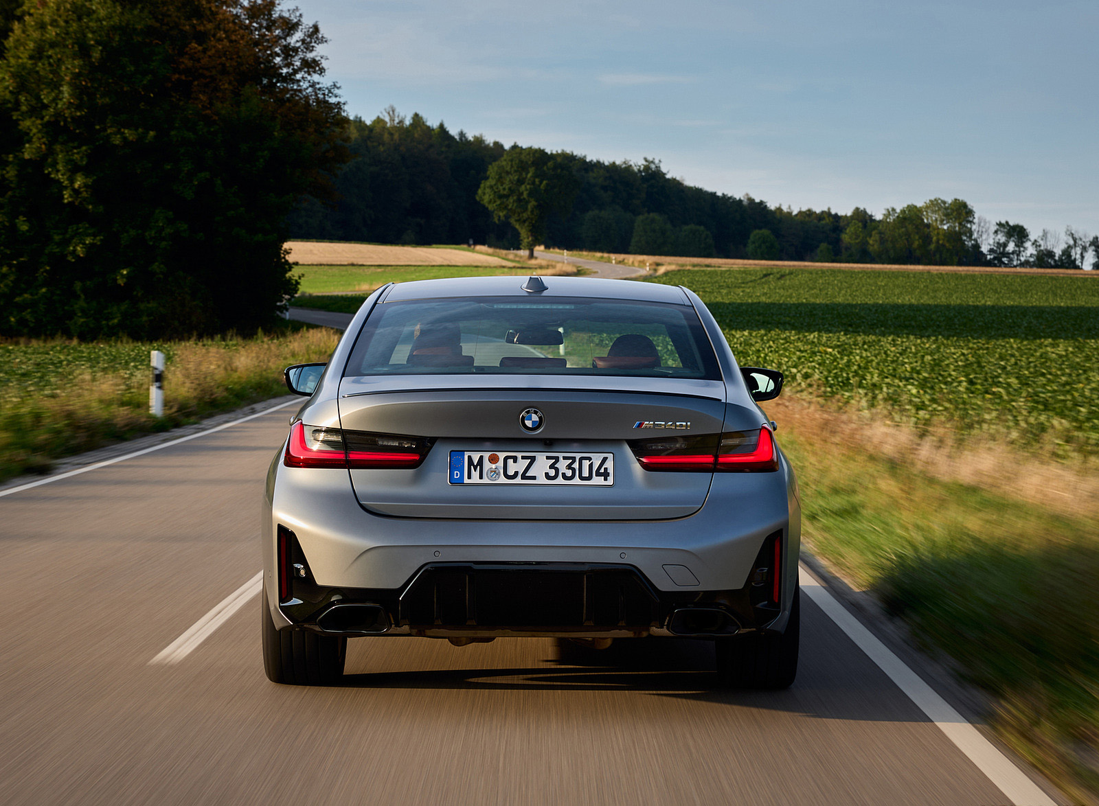 2023 BMW M340i xDrive Rear Wallpapers (7)