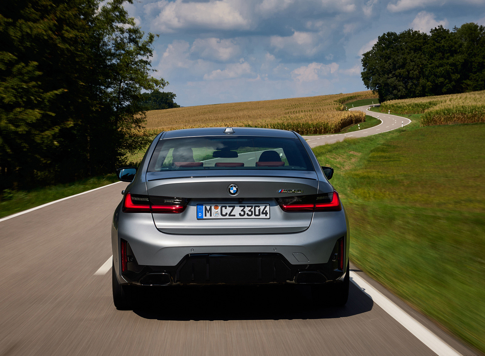 2023 BMW M340i xDrive Rear Wallpapers (3)