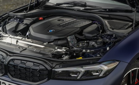 2023 BMW M340i xDrive Sedan (UK-Spec) Engine Wallpapers 450x275 (26)