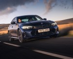2023 BMW M340i xDrive Sedan (UK-Spec) Front Three-Quarter Wallpapers 150x120 (1)