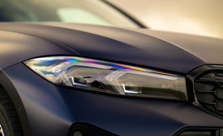 2023 BMW M340i xDrive Sedan (UK-Spec) Headlight Wallpapers 450x275 (22)