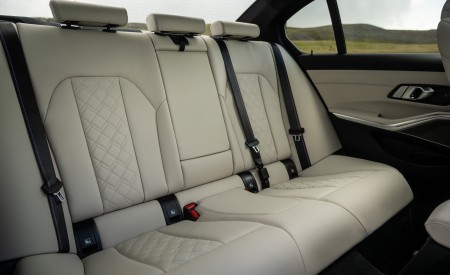 2023 BMW M340i xDrive Sedan (UK-Spec) Interior Rear Seats Wallpapers 450x275 (38)