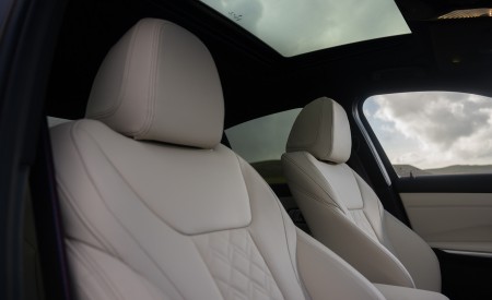 2023 BMW M340i xDrive Sedan (UK-Spec) Interior Seats Wallpapers 450x275 (37)