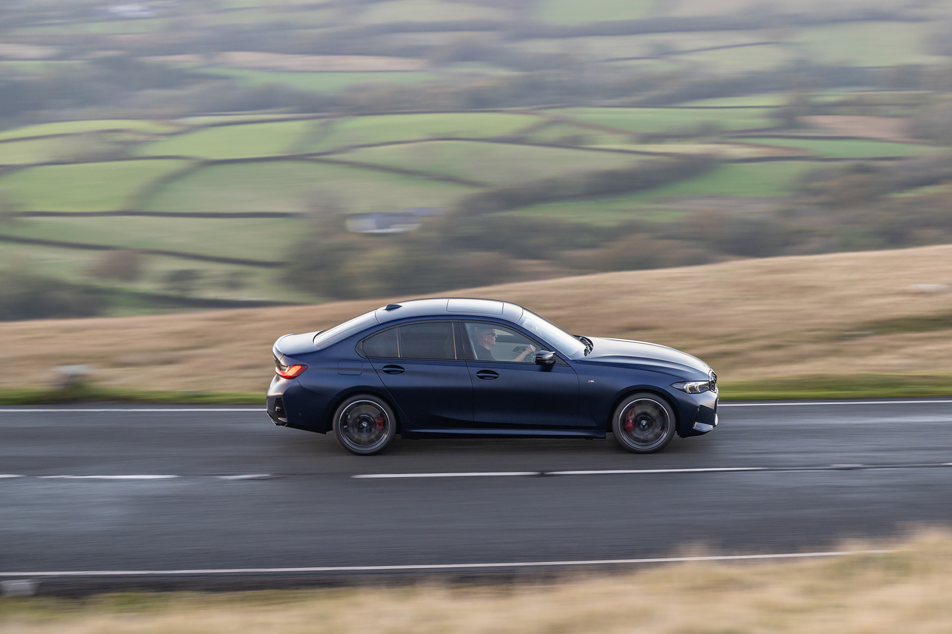 2023 BMW M340i xDrive Sedan (UK-Spec) Side Wallpapers #13 of 38