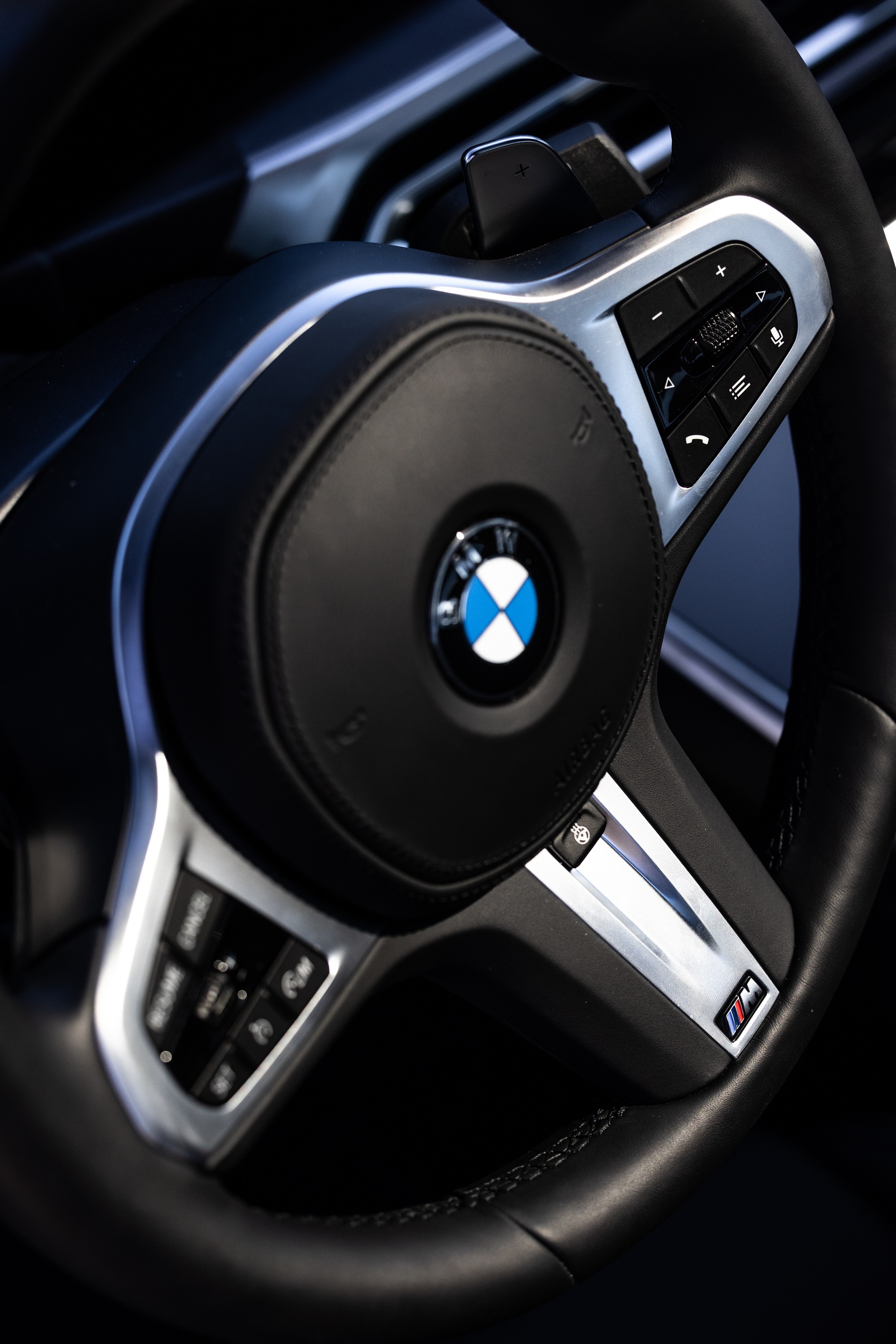 2023 BMW M340i xDrive Sedan (US-Spec) Interior Steering Wheel Wallpapers #43 of 53