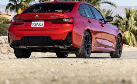 2023 BMW M340i xDrive Sedan (US-Spec) Rear Three-Quarter Wallpapers 450x275 (13)