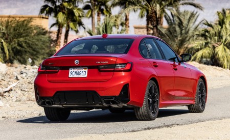 2023 BMW M340i xDrive Sedan (US-Spec) Rear Three-Quarter Wallpapers 450x275 (5)