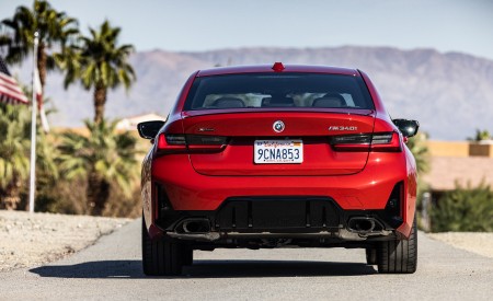 2023 BMW M340i xDrive Sedan (US-Spec) Rear Wallpapers 450x275 (8)