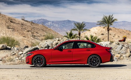 2023 BMW M340i xDrive Sedan (US-Spec) Side Wallpapers  450x275 (16)