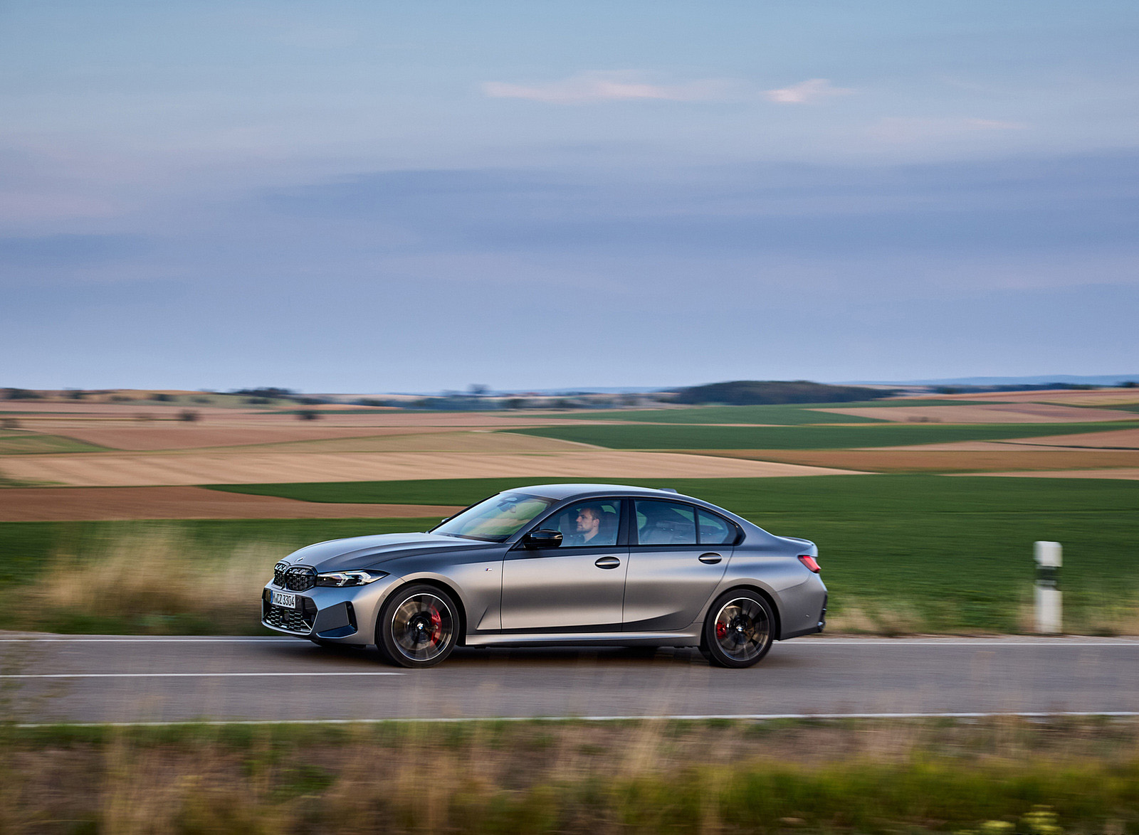 2023 BMW M340i xDrive Side Wallpapers #16 of 67