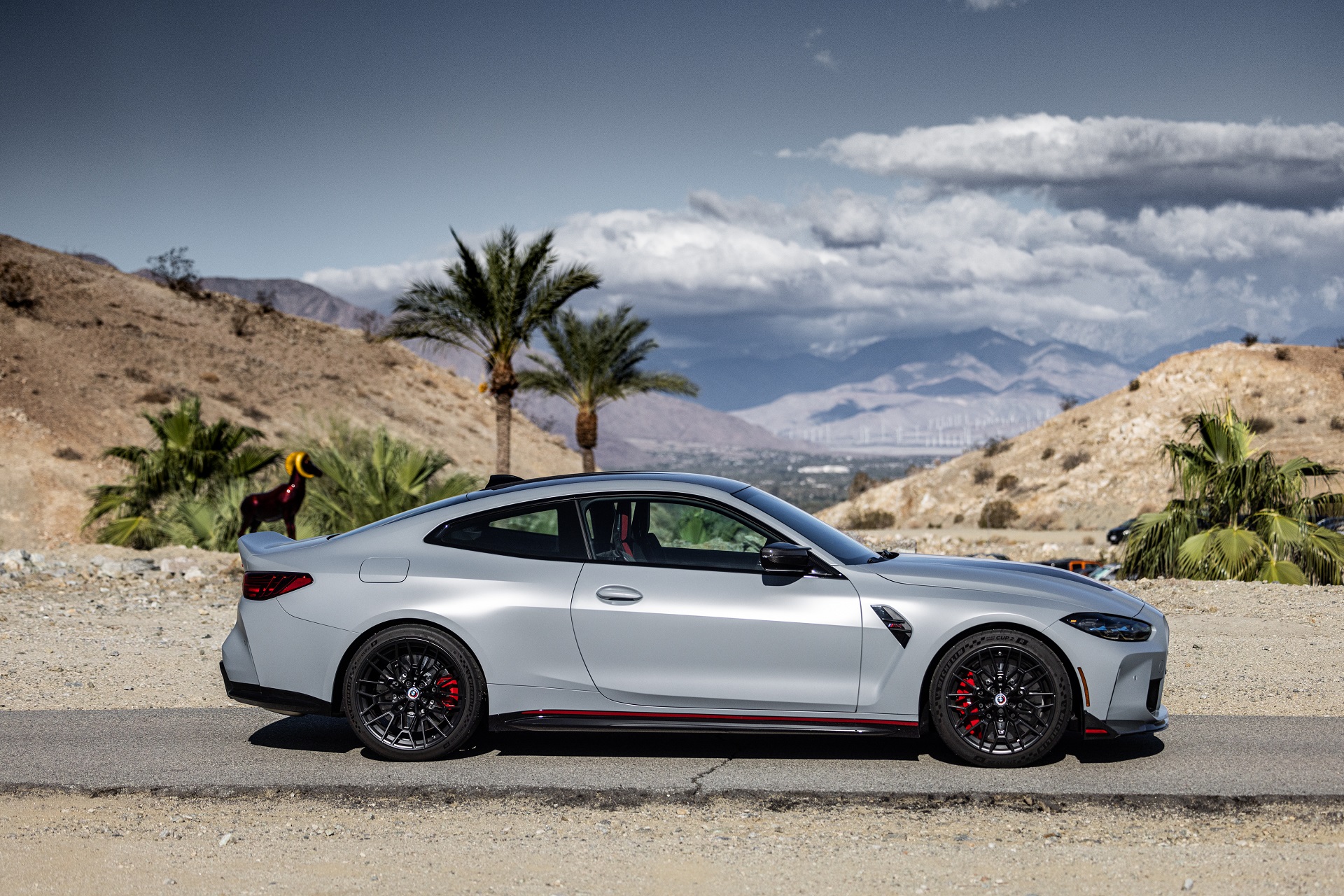 2023 BMW M4 CSL (US-Spec) Side Wallpapers  #17 of 39