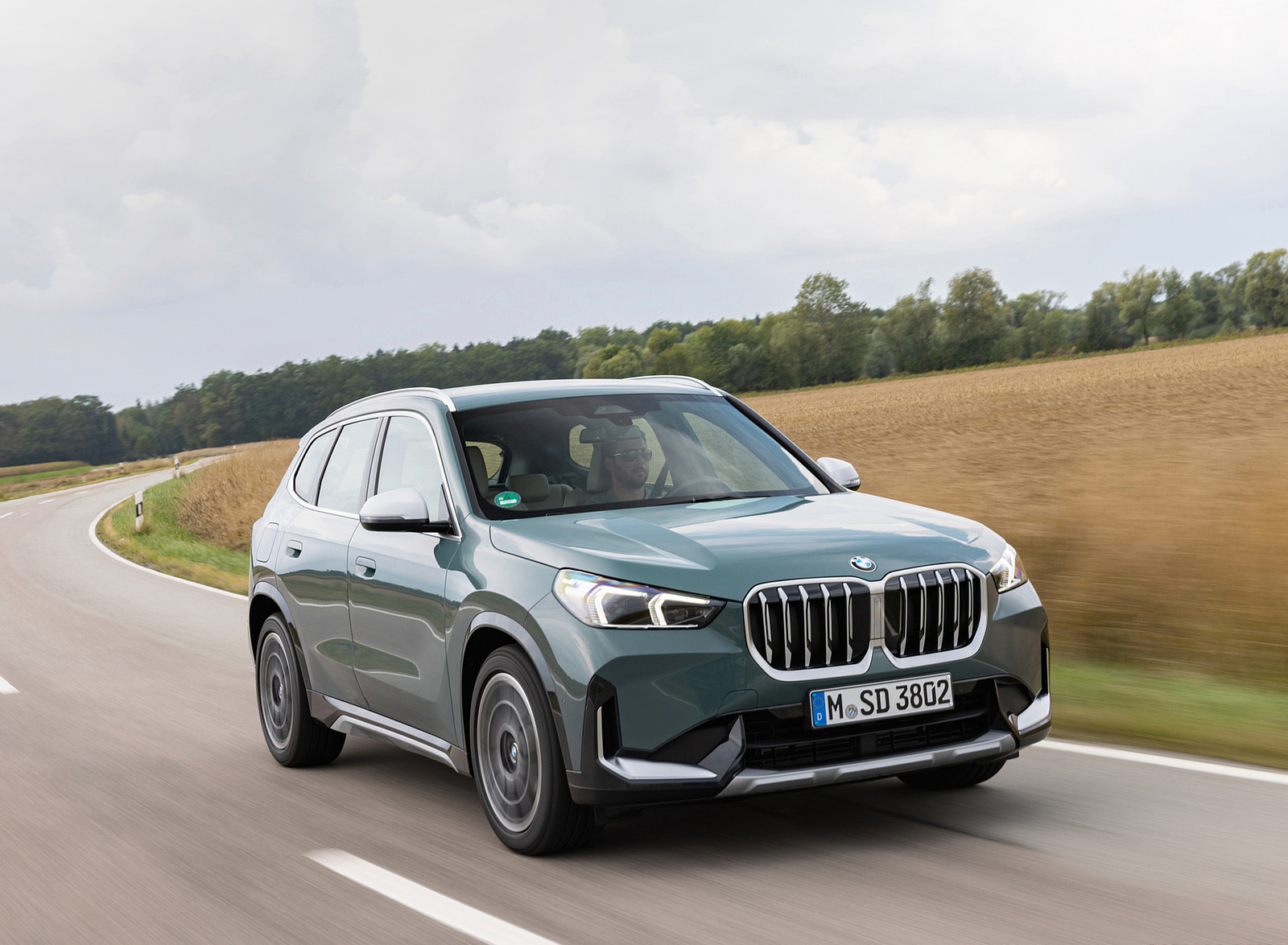2023 BMW X1 sDrive18d Front Three-Quarter Wallpapers  (4)