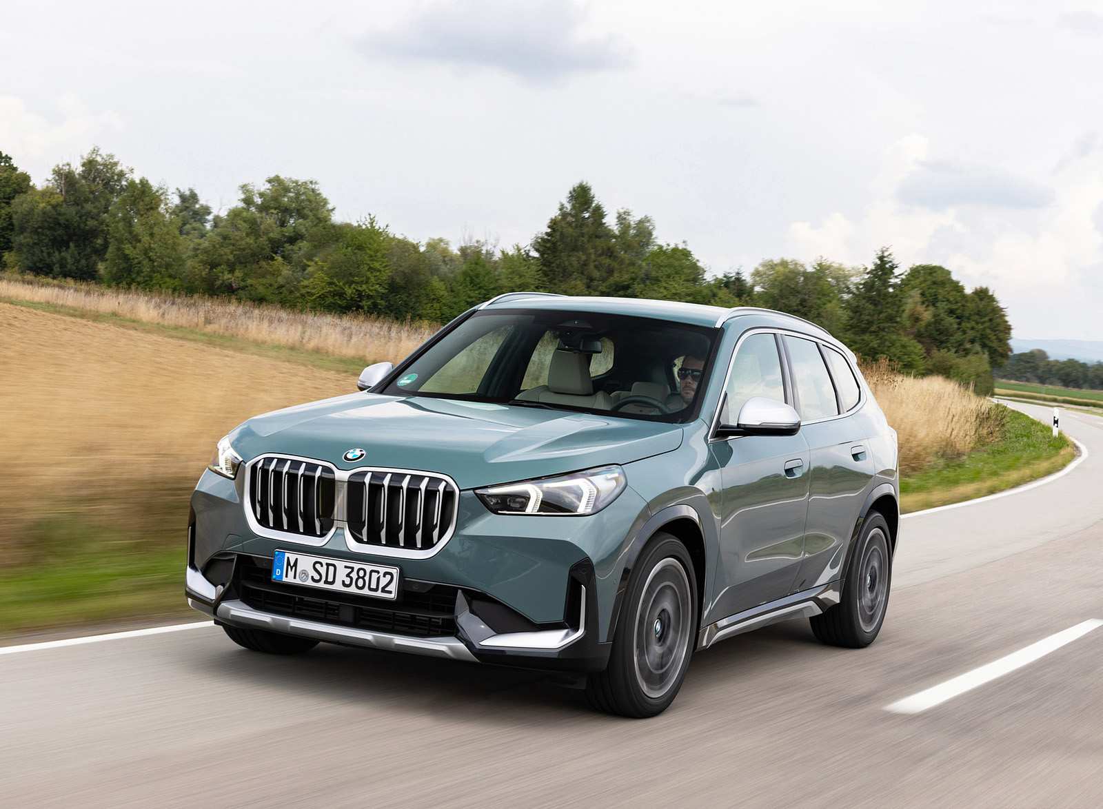 2023 BMW X1 sDrive18d Front Three-Quarter Wallpapers (1). Download Wallpaper
