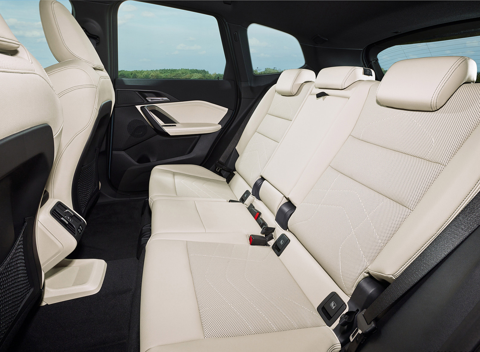 2023 BMW X1 sDrive18d Interior Rear Seats Wallpapers  #38 of 42