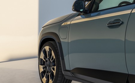2023 BMW XM Detail Wallpapers 450x275 (96)