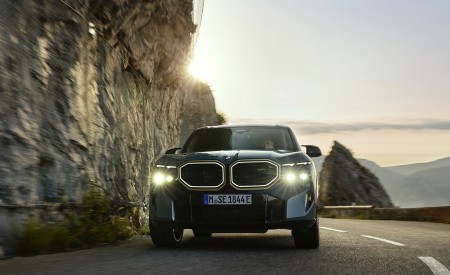 2023 BMW XM Front Wallpapers  450x275 (25)
