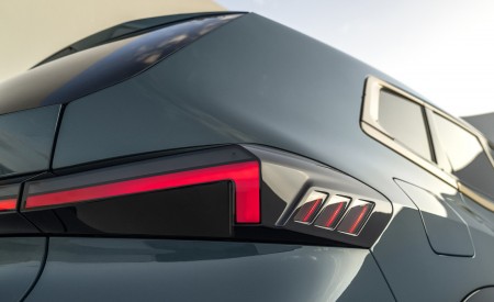 2023 BMW XM Tail Light Wallpapers 450x275 (108)