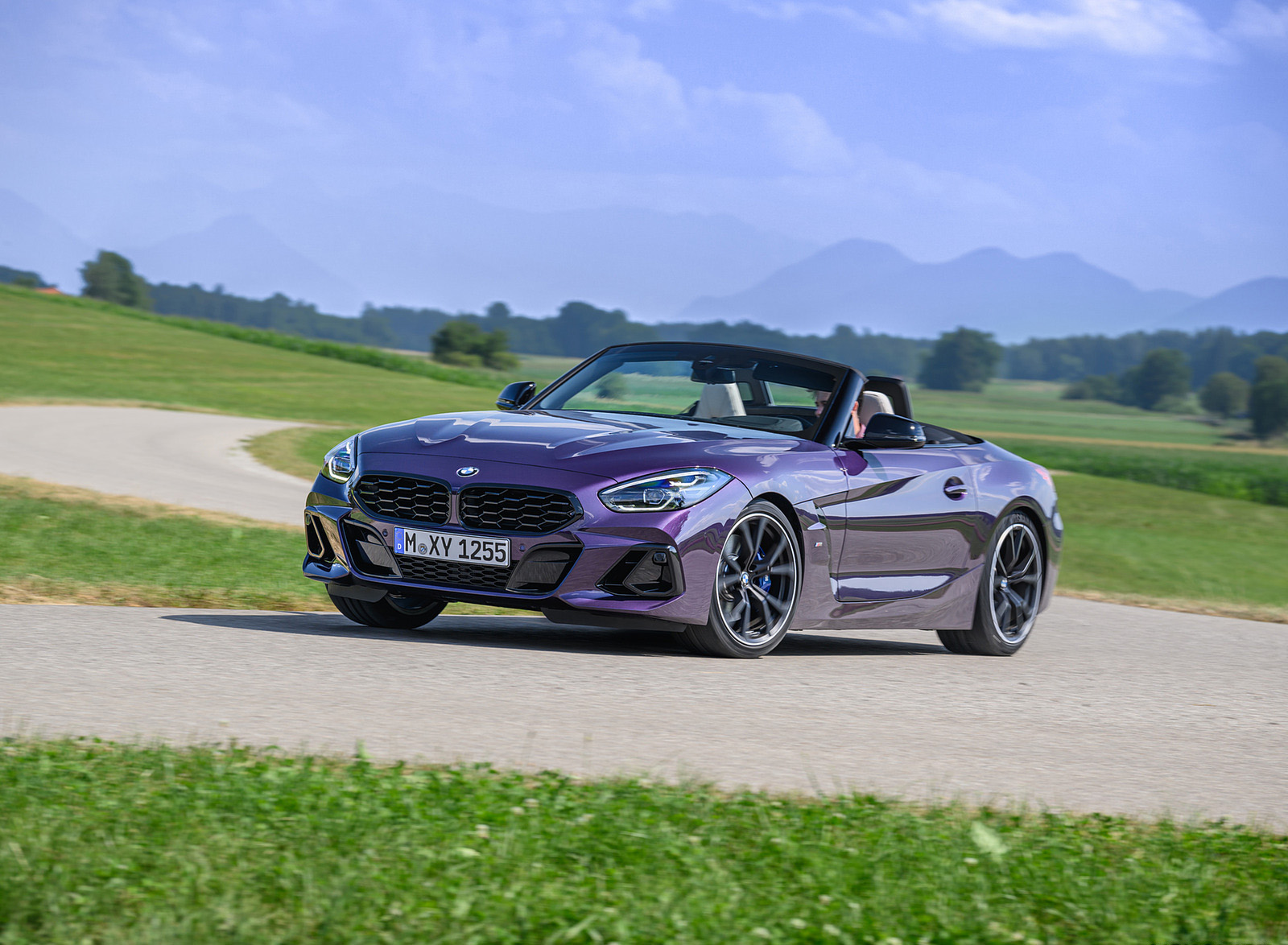 2023 BMW Z4 M40i Front Three-Quarter Wallpapers #17 of 46