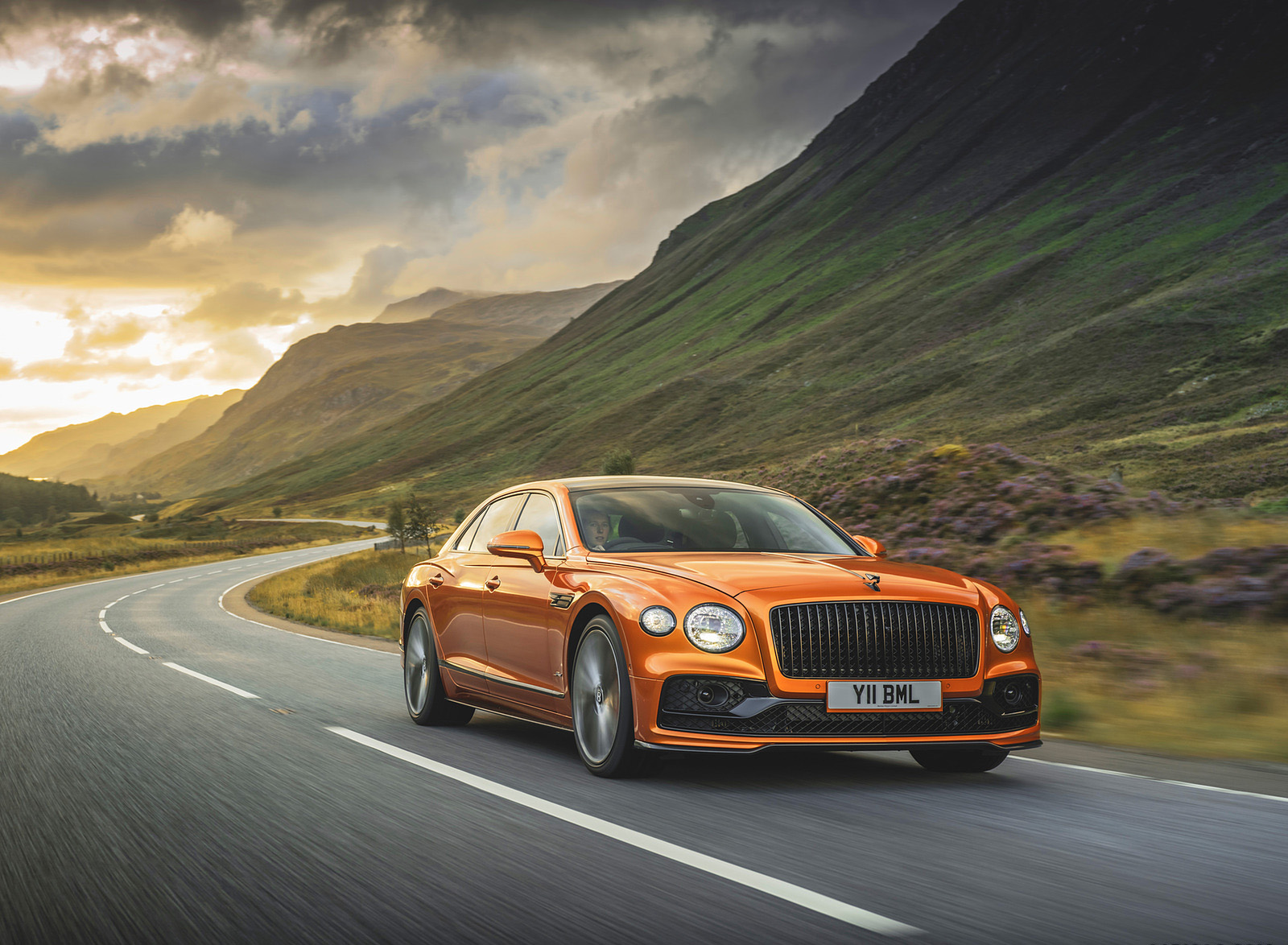 2023 Bentley Flying Spur Speed Front Three-Quarter Wallpapers (1)