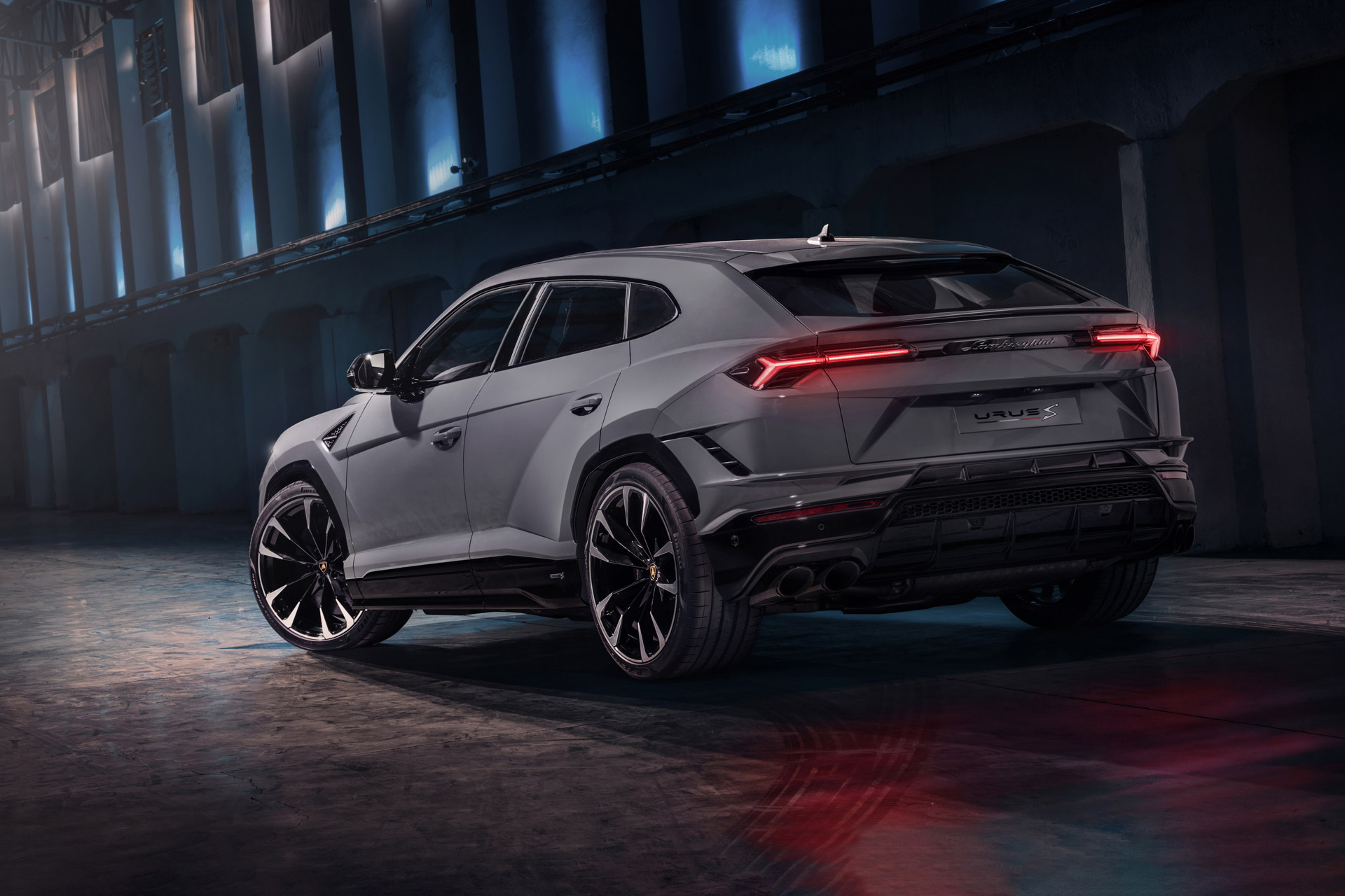 2023 Lamborghini Urus S Rear Three-Quarter Wallpapers (3)