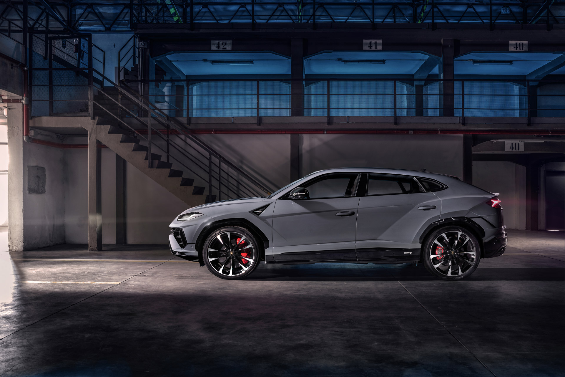 2023 Lamborghini Urus S Side Wallpapers #4 of 27