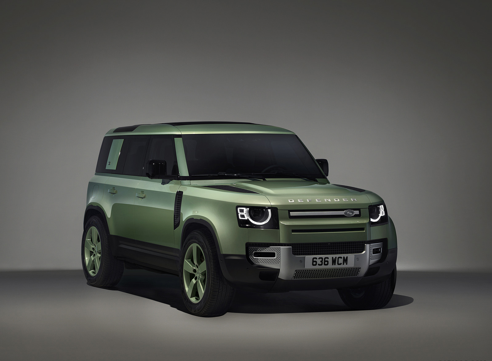 2023 Land Rover Defender 110 75th Limited Edition Front Three-Quarter Wallpapers (9)