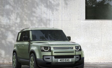 2023 Land Rover Defender 110 75th Limited Edition Front Three-Quarter Wallpapers 450x275 (3)
