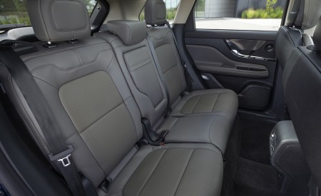 2023 Lincoln Corsair Grand Touring Interior Rear Seats Wallpapers 450x275 (26)
