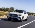 2023 Mercedes-Benz GLC 220d 4MATIC AMG Line (Color: MANUFAKTUR Diamond White Bright) Front Three-Quarter Wallpapers 150x120