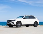 2023 Mercedes-Benz GLC 300de 4MATIC AMG Line (Color: MANUFAKTUR Diamond White Bright) Front Three-Quarter Wallpapers 150x120 (11)