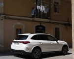 2023 Mercedes-Benz GLC 300de 4MATIC AMG Line (Color: MANUFAKTUR Diamond White Bright) Rear Three-Quarter Wallpapers 150x120