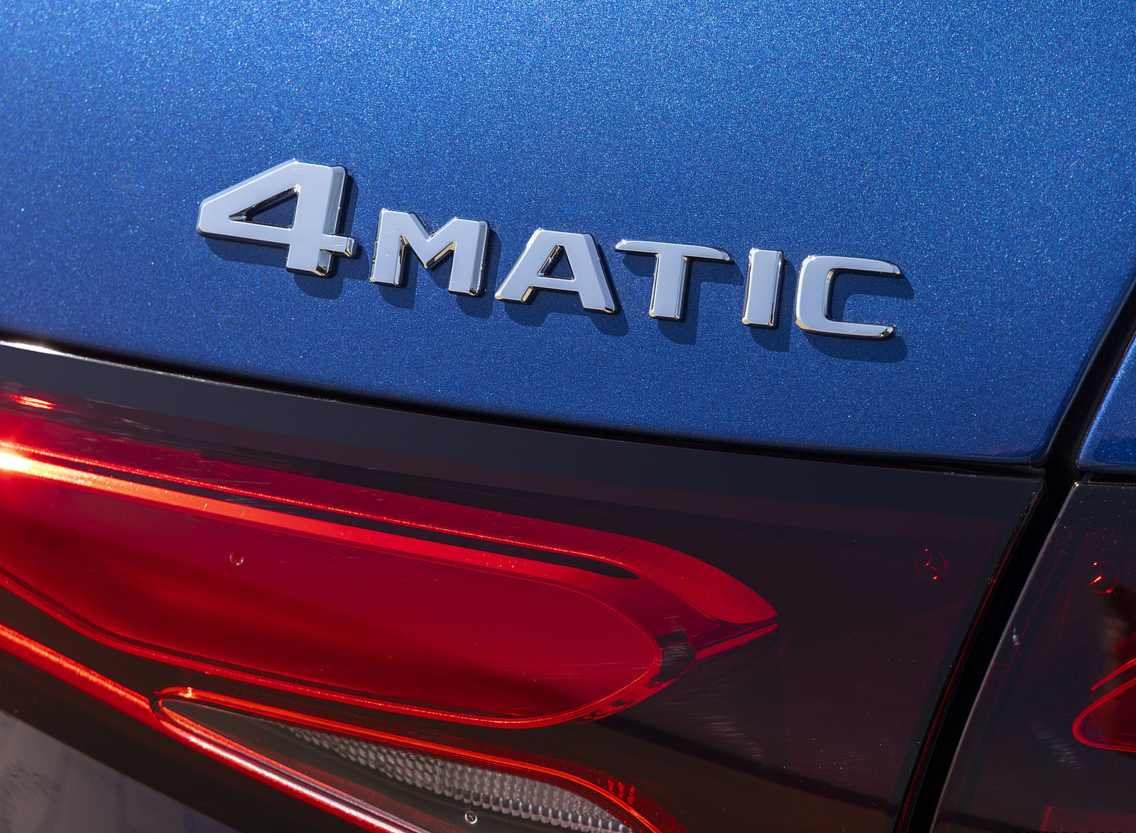 2023 Mercedes-Benz GLC 400e Plug-In Hybrid 4MATIC AMG Line (Color: Spectral Blue) Badge Wallpapers #25 of 61