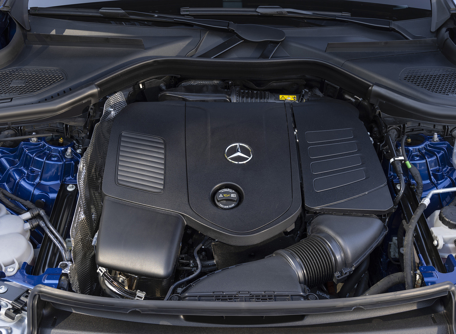 2023 Mercedes-Benz GLC 400e Plug-In Hybrid 4MATIC AMG Line (Color: Spectral Blue) Engine Wallpapers #27 of 61